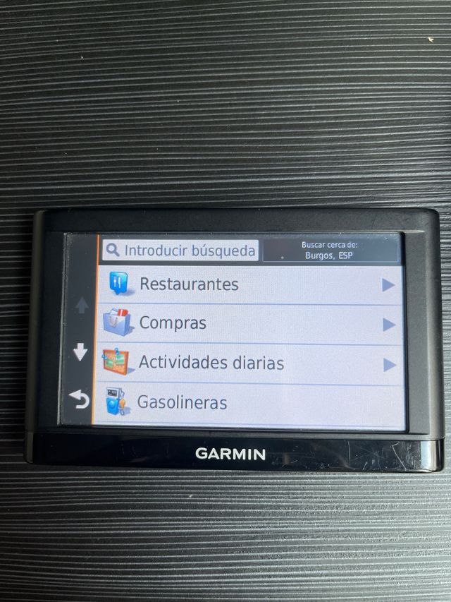 Navegador GPS Garmin con accesorios
