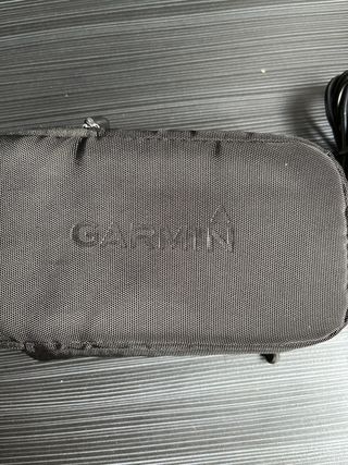 Navegador GPS Garmin con accesorios