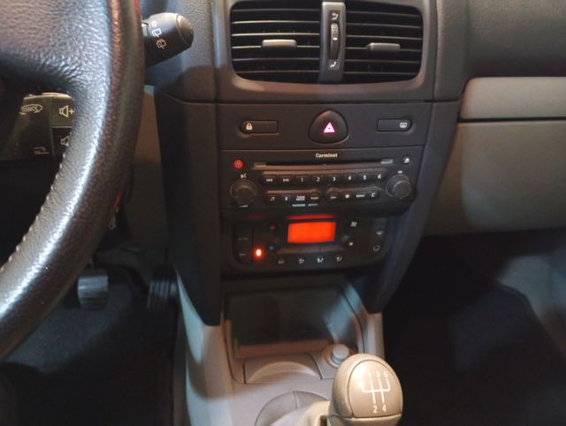 Renault Clio 75 cv