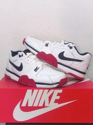 Zapatillas Nike Blancas y Rojas