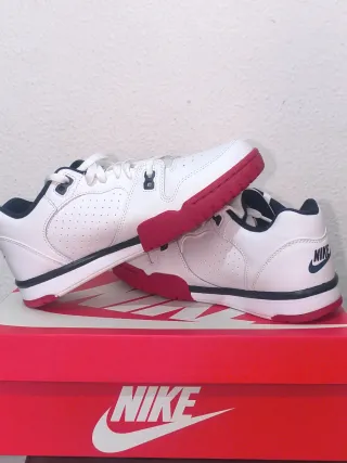 Zapatillas Nike Blancas y Rojas