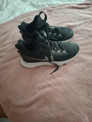 Zapatillas Nike Negras y Blancas