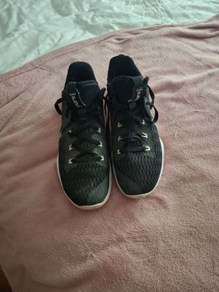 Zapatillas Nike Negras y Blancas