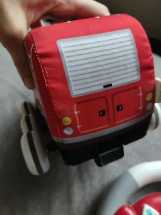 Camión bomberos teledirigido y volante musical