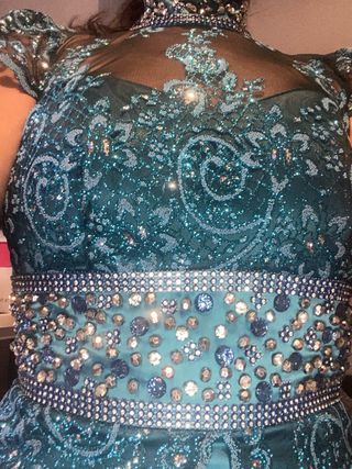 Vestido todo pedrería talla 40 un solo uso