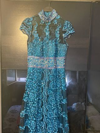 Vestido todo pedrería talla 40 un solo uso