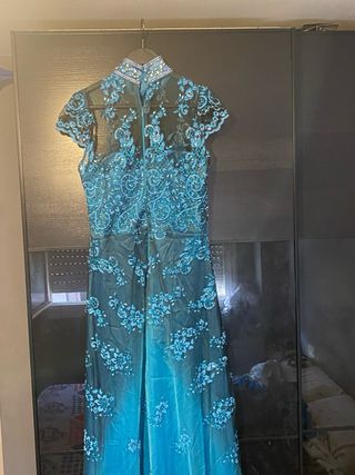 Vestido todo pedrería talla 40 un solo uso