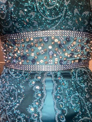 Vestido todo pedrería talla 40 un solo uso