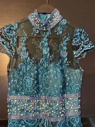 Vestido todo pedrería talla 40 un solo uso