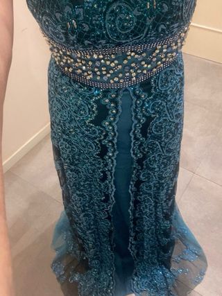 Vestido todo pedrería talla 40 un solo uso
