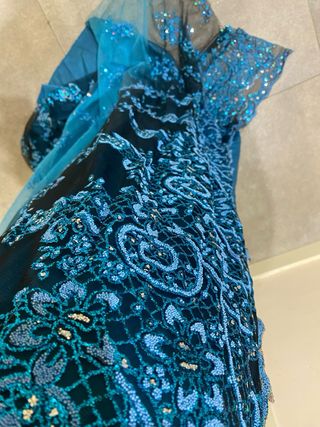 Vestido todo pedrería talla 40 un solo uso