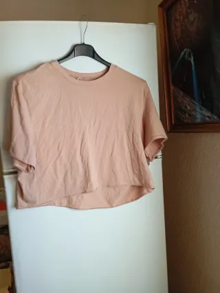 Blusa rosa corta