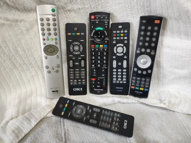 Set di telecomandi TV