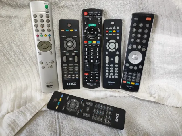Set di telecomandi TV