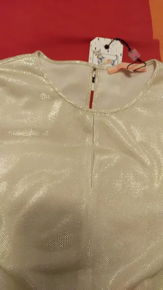 Camiseta dorada Vilagallo Talla 44 Nueva