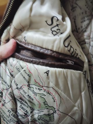 Chaqueta de cuero marrón estilo aviador