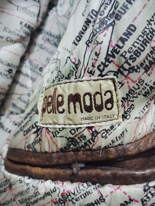 Chaqueta de cuero marrón estilo aviador