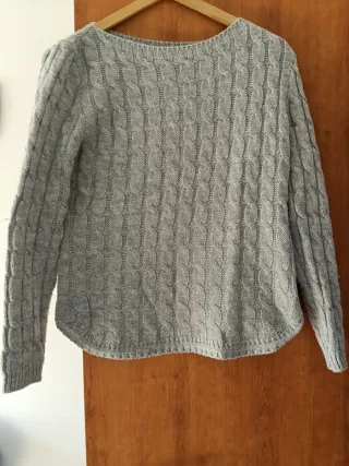Jersey de punto trenzado gris mujer