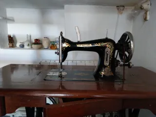 Máquina de coser antigua Wertheim