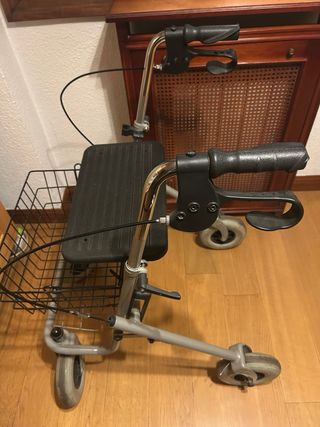Andador con frenos y cesta para exterior