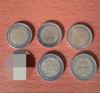 Monedas 2 Euros a 3 euros cada una