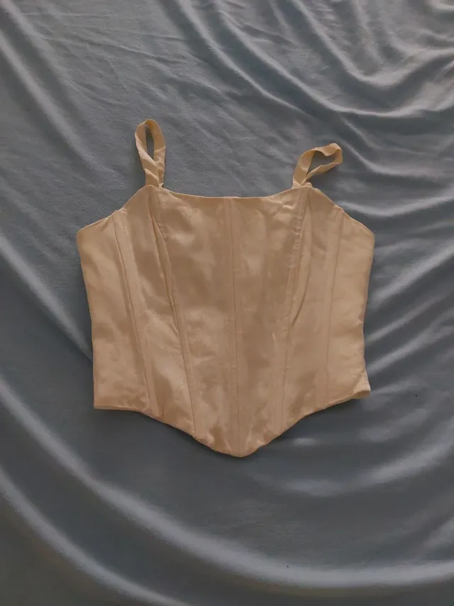 Corsé crema con tirantes, para estas fiestas ideal