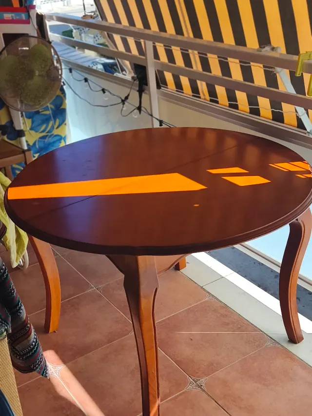 Mesa de jantar extensível de madeira