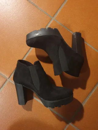 Stivaletti tacco alto neri