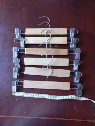 Lote 5 Perchas Madera con Pinzas 28cm