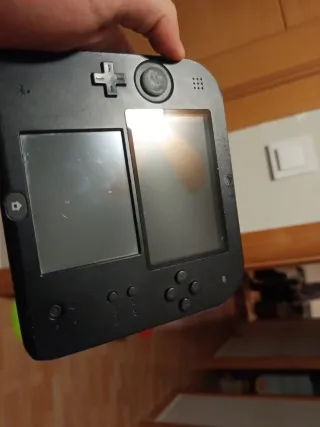 Nintendo 2DS Cargador y Juegos