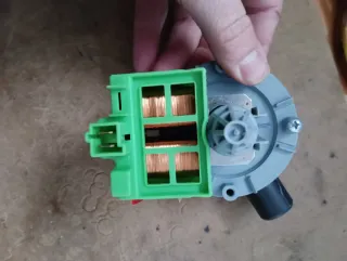 Bomba agua lavavajillas Zanussi