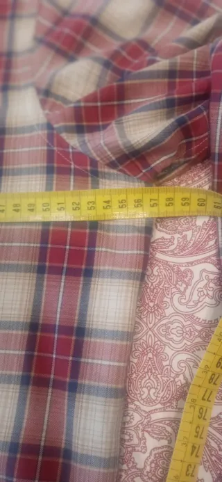 Camisa de cuadros beige y roja