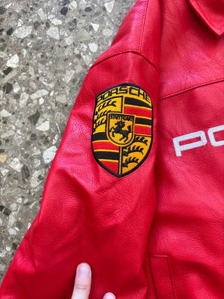 Chaqueta Porsche x Aimé Leon Dore Roja