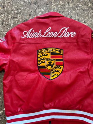 Chaqueta Porsche x Aimé Leon Dore Roja