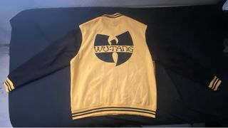 Chaqueta Wu-Tang Clan Negra y Amarilla