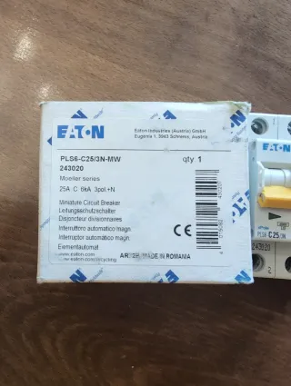 Interruptor Automático Eaton PLS6-C25/3N-MW