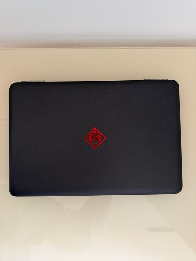 HP Omen Laptop - Nero e Rosso