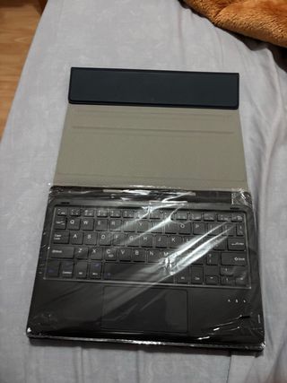 Funda con teclado para tabletas