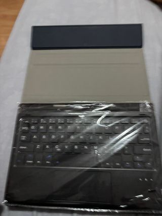 Funda con teclado para tabletas
