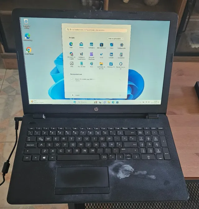 Laptop HP 15 i3 6ta Gen 8GB RAM 240GB SSD
