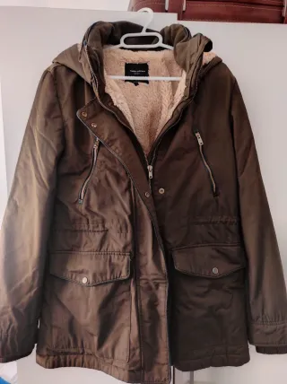 Abrigo Zara verde militar forro borreguito