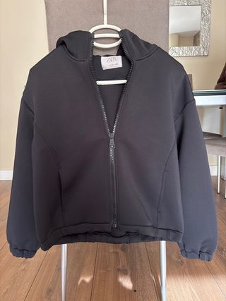Chaqueta Zara Neopreno Negra  Talla 11-12 años