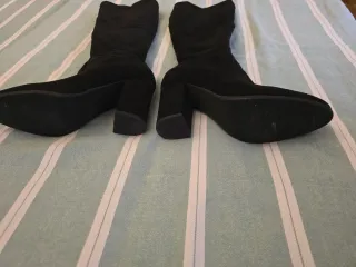 Stivali neri alti con tacco