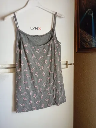 Camiseta LYNX flores rosas y puntos