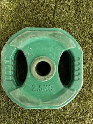 Barra de gimnasio con discos. body pump