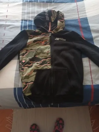 Sudadera niño camuflaje y negro