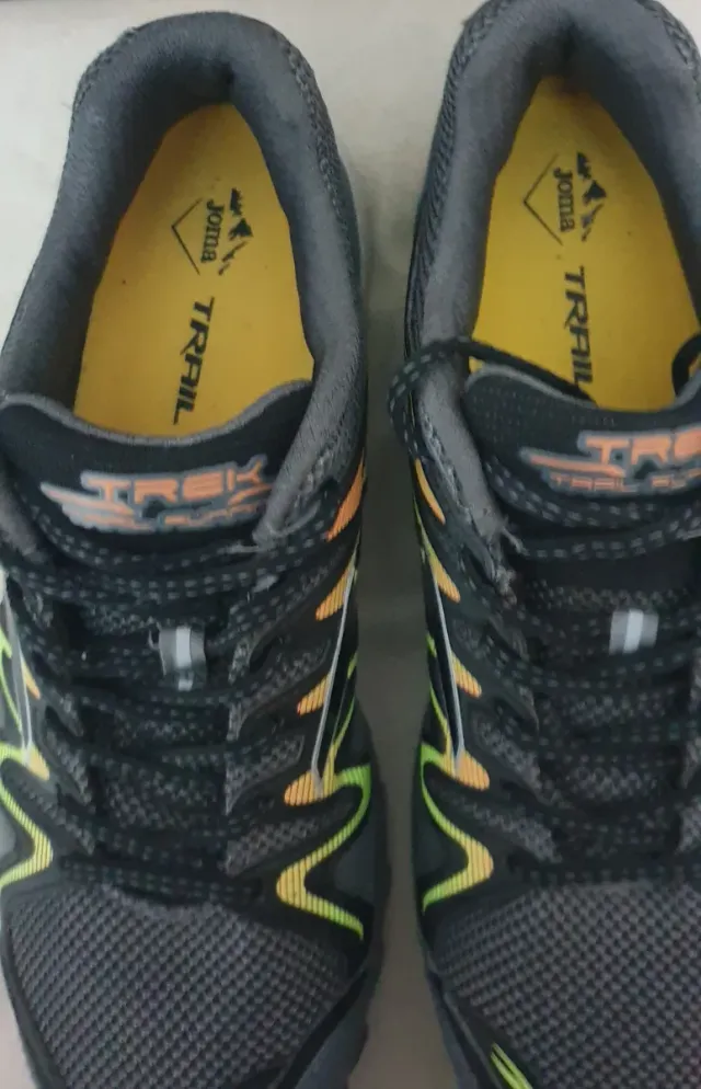 Zapatillas Trek Talla 44 Negras y Grises