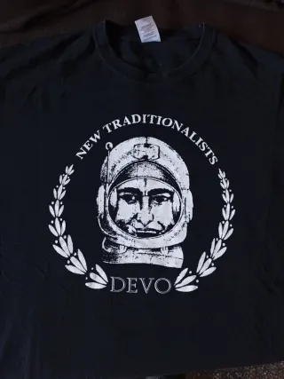 Camiseta DEVO New Traditionalists