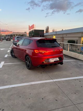 SEAT Leon Cupra