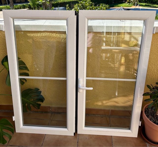 Puerta de ventana blanca